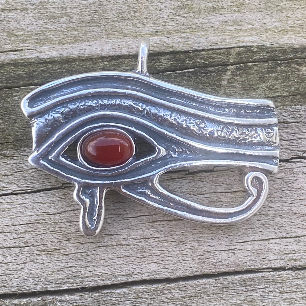 Eye of Horus pendant .925 Sterling Silver with genuine Carnelian Falcon - Picture 1 of 12